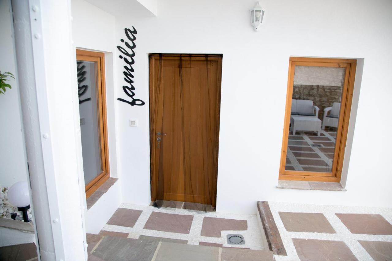 Apartamentos Turisticos La Casa Vieja 萨比奥特 外观 照片