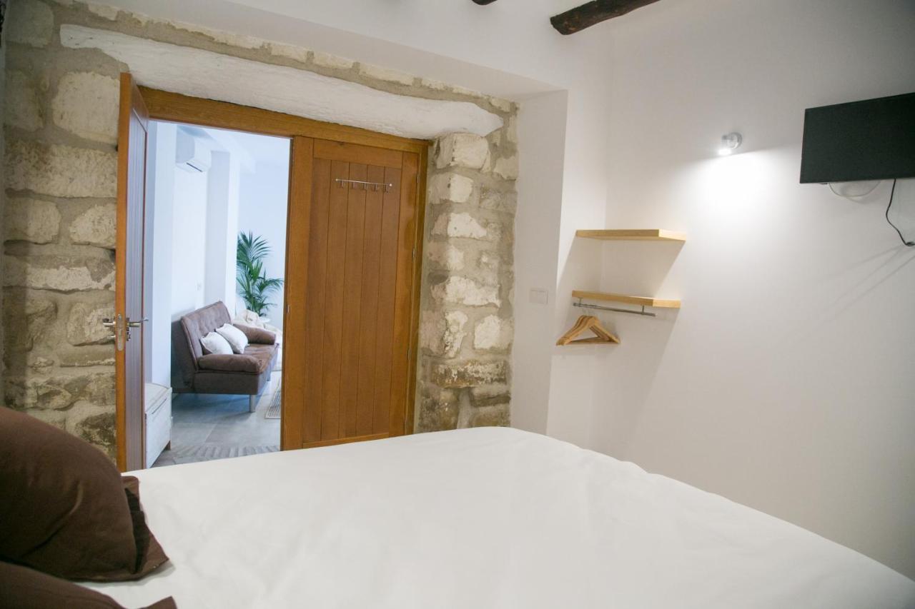 Apartamentos Turisticos La Casa Vieja 萨比奥特 外观 照片