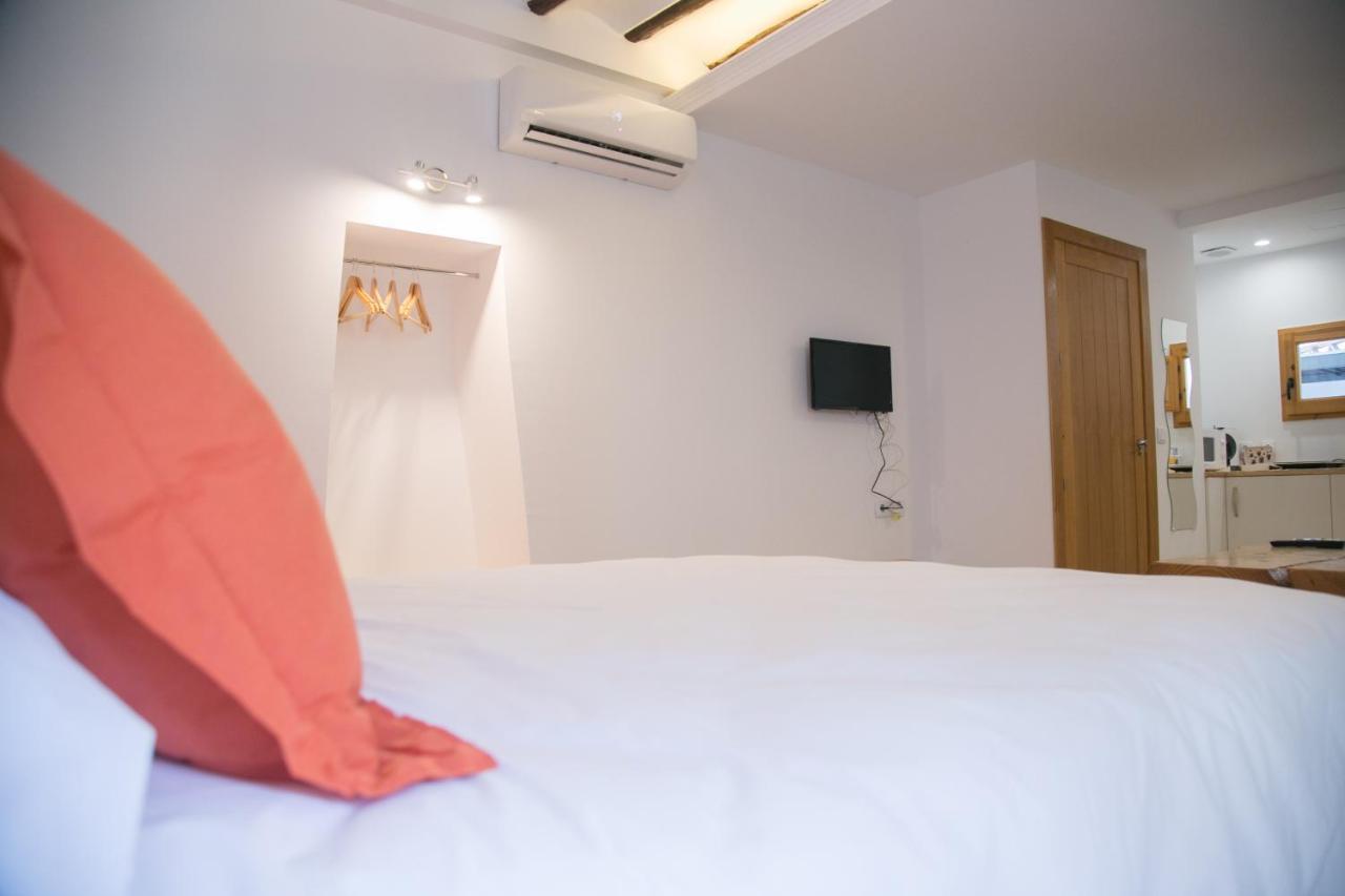 Apartamentos Turisticos La Casa Vieja 萨比奥特 外观 照片